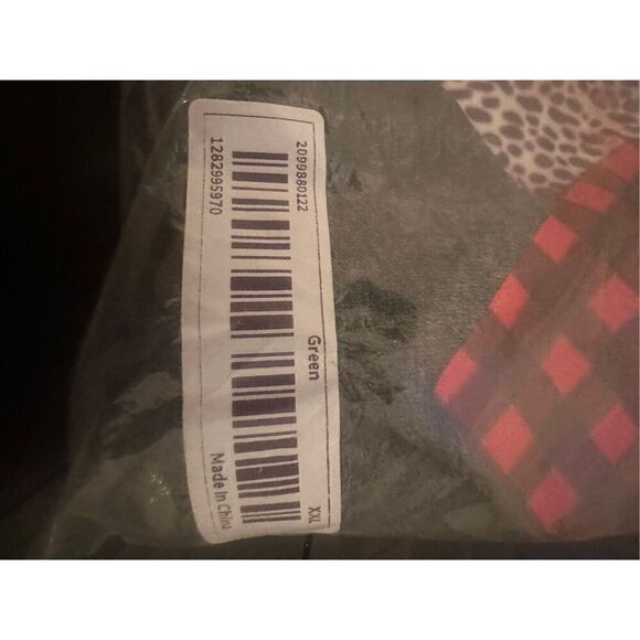 Long sleeve heart Valentineās Day Tunic Top Buffalo plaid sizeāXXL T-Shirt - Picture 8 of 9